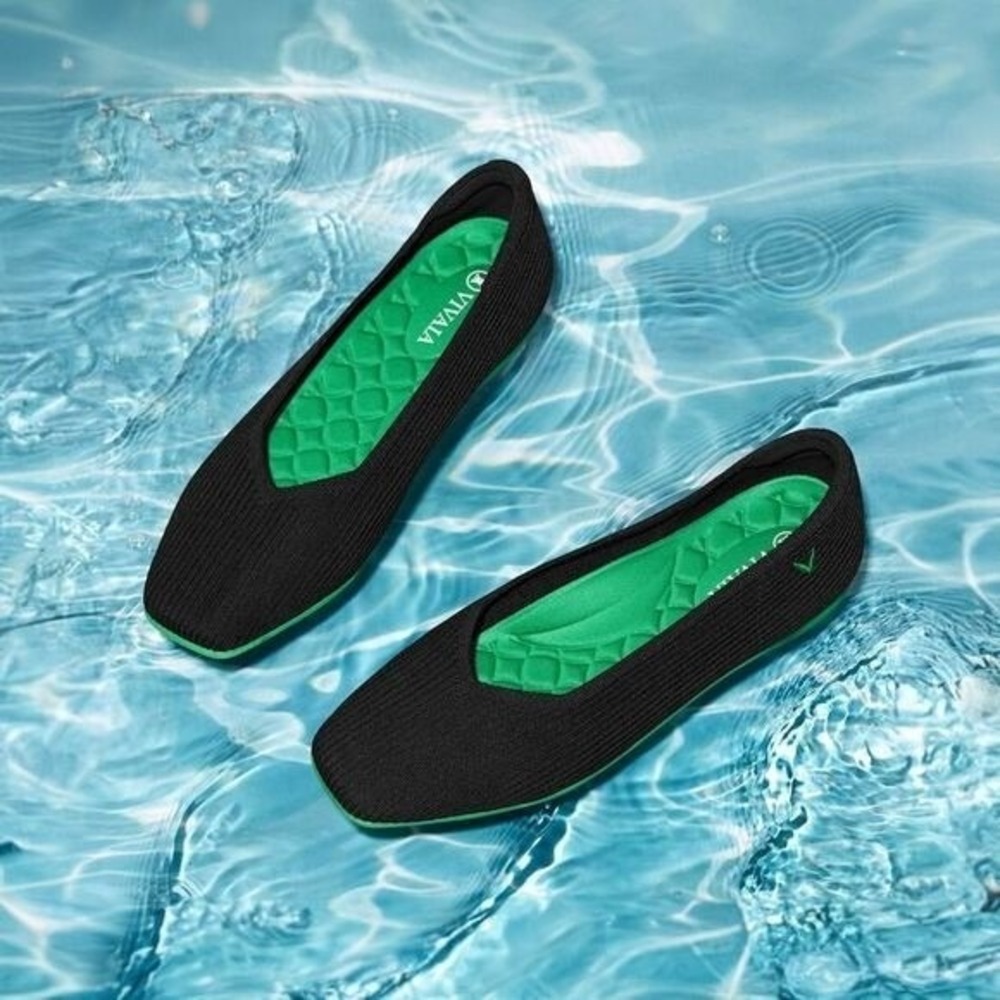 VIVAIA Lightweight Square-Toe V-Cut Flats (Margot Walker) EU/41.5 US/10‎